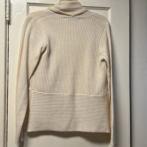 Sweater - Picture 4 of 6
